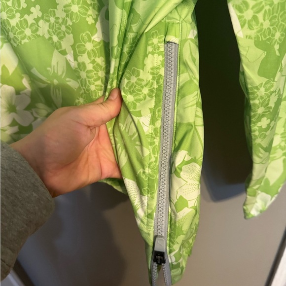 RARE Puma Golf Tournament Lightweight Green & White Floral Jacket - Picture 11 of 14